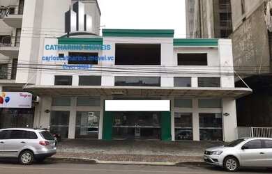 Imagem: O depósito possui 5 Vagas na garagem, 1.400m² de Área e