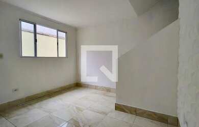 Imagem: A casa em condomínio possui 2 Dormitórios, 2 Banheiros, 1