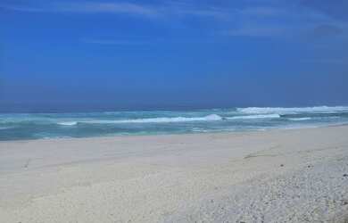 Imagem 5: Pé na Areia. Varanda, 2 Vagas na garageme2 Dormitórios