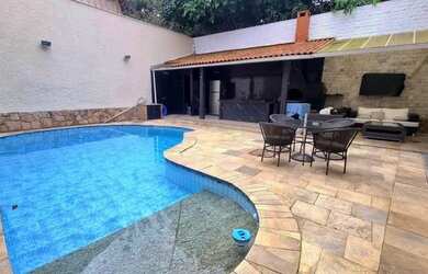 Imagem: A casa em condomínio possui 3 Dormitórios, 5 Banheiros, 3