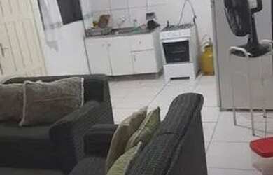 Imagem: A casa à venda possui 2 Dormitórios, 1 Banheiro, 1 Vaga na