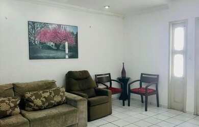 Imagem: A casa possui 2 Dormitórios, 3 Banheiros, 1 Vaga na garagem