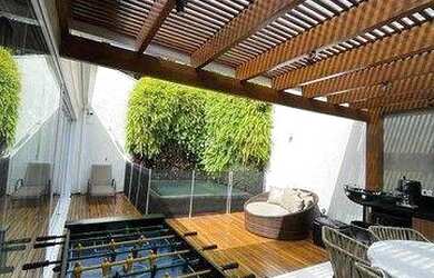 Imagem: A casa em condomínio possui 4 Dormitórios, 5 Banheiros, 2