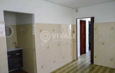 Imagem: A casa possui 2 Dormitórios, 2 Banheiros, 4 Vagas na garagem