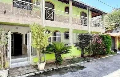 Imagem: A casa em condomínio possui 5 Dormitórios, 5 Banheiros, 4