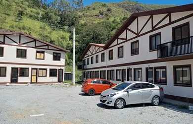 Imagem: A casa possui 3 Dormitórios, 2 Banheiros, 1 Vaga na garagem