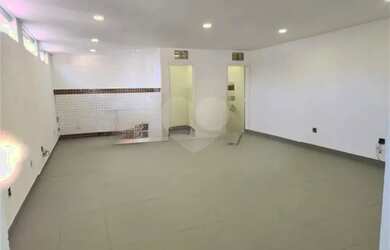 Imagem: O depósito possui 338m² de Área e está localizado em Vila