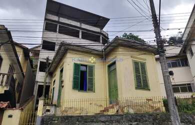 Imagem: Venda de casa antiga e prédio com 5 apartamentos em construção