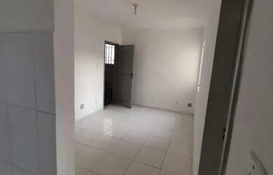 Imagem 3: Alugo apartamento no Ipês II , no Turu, 3 andar, sala, cozinha, wc social,...