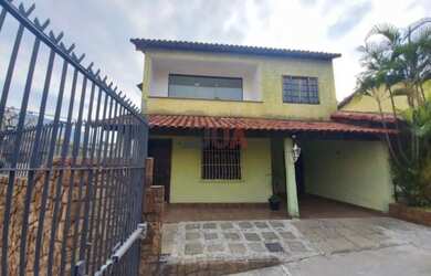 Imagem: A casa possui 2 Dormitórios, 1 Banheiro e 200m² de Área e