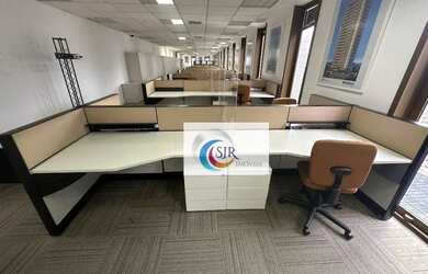 Imagem: O depósito possui 5 Vagas na garagem, 1.000m² de Área e