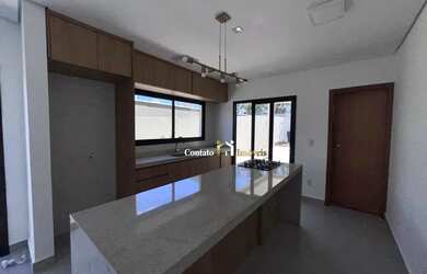 Imagem: A casa possui 3 Dormitórios, 4 Banheiros, 4 Vagas na garagem