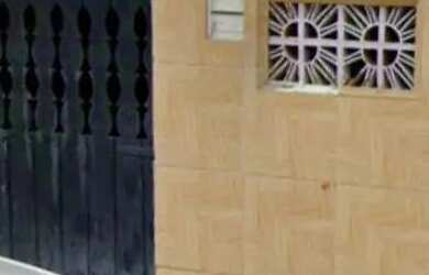 Imagem: A casa possui 3 Dormitórios, 3 Banheiros, 2 Vagas na garagem