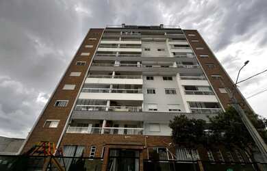 Imagem: O apartamento possui 3 Dormitórios, 2 Banheiros, 2 Vagas na