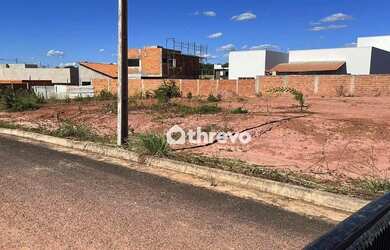 Imagem: O terreno possui 246m² de Área e está localizado em Vale