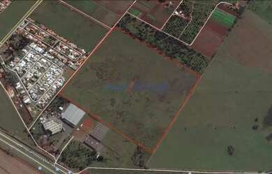 Imagem: O terreno possui 217000m² de Área e está localizado em Betel