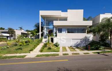 Imagem: A casa em condomínio possui 3 Dormitórios, 5 Banheiros, 5