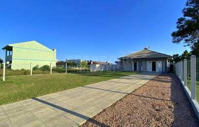 Imagem: A casa possui 2 Dormitórios, 1 Banheiro, 77m² de Área, Imóvel