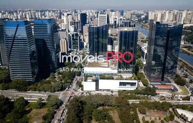 Imagem: O depósito possui 5 Vagas na garagem, 582m² de Área e está