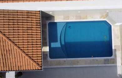 Imagem 4: INCRÍVEL CASA COM PISCINA E OTIMA LOCALIZAÇÃO LER A DESCRIÇÃO