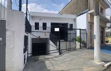 Imagem: O depósito possui 5 Vagas na garagem, 200m² de Área e está