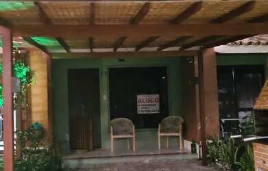 Imagem: A casa possui 4 Dormitórios, 1 Vaga na garagem e Imóvel mobiliado