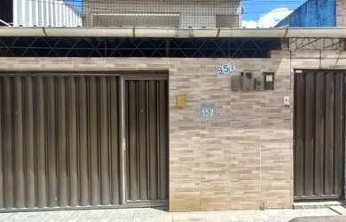 Imagem: A casa possui 3 Dormitórios, 3 Banheiros, 3 Vagas na garagem