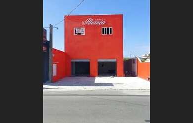 Imagem: O depósito possui 2 Vagas na garagem, 200m² de Área e está