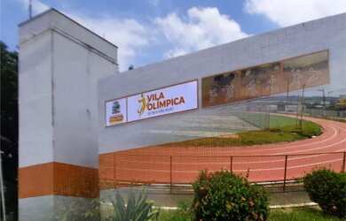 Imagem: A casa possui 3 Dormitórios, 2 Banheiros, 3 Vagas na garagem