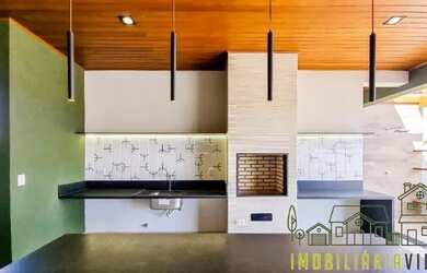 Imagem: A casa em condomínio possui 4 Dormitórios, 5 Banheiros, 5