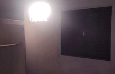 Imagem: A casa possui 2 Dormitórios e 1 Banheiro e está localizado