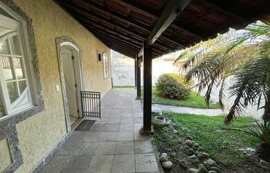 Imagem: A casa para alugar possui 3 Dormitórios, 4 Banheiros e 270m²