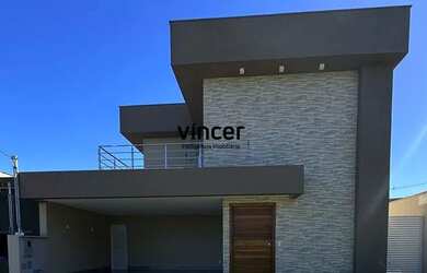 Imagem: A casa possui 3 Dormitórios, 4 Banheiros, 2 Vagas na garagem