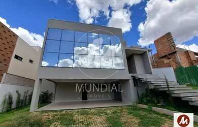 Imagem: O depósito possui 4 Vagas na garagem, 291m² de Área e está