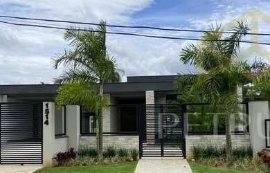 Imagem: A casa em condomínio possui 4 Dormitórios, 5 Banheiros, 5