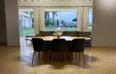 Imagem: A casa em condomínio possui 5 Dormitórios, 5 Banheiros, 5