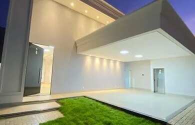 Imagem: A casa possui 5 Dormitórios, 5 Banheiros, 4 Vagas na garagem