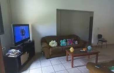 Imagem: A casa possui 2 Dormitórios, 2 Banheiros, 1 Vaga na garagem