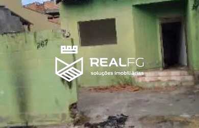 Imagem: A casa possui 2 Dormitórios, 1 Banheiro, 1 Vaga na garagem