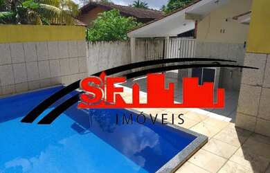 Imagem: A casa possui 3 Dormitórios, 2 Banheiros, 2 Vagas na garagem