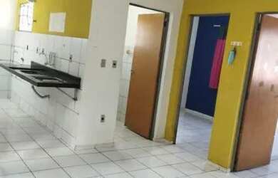 Imagem: O apartamento possui 2 Dormitórios, 1 Banheiro, 1 Vaga na garagem