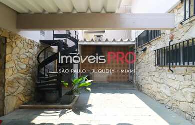 Imagem: A casa possui 5 Dormitórios, 5 Banheiros, 5 Vagas na garagem