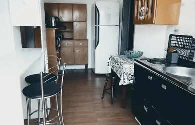 Imagem: A casa possui 3 Dormitórios, 2 Banheiros, 2 Vagas na garagem