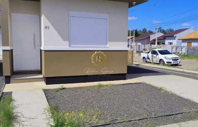 Imagem: A casa possui 2 Dormitórios, 1 Banheiro, 1 Vaga na garagem