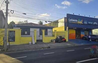 Imagem: A casa possui 1 Dormitório, 1 Banheiro, 1 Vaga na garagem