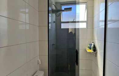 Imagem: O apartamento possui 2 Dormitórios, 1 Banheiro, 1 Vaga na garagem