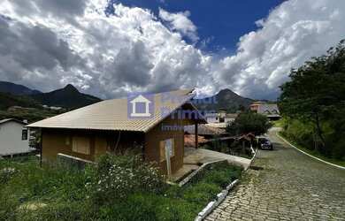 Imagem: A casa em condomínio possui 5 Dormitórios, 4 Banheiros e 280m²