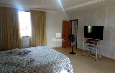 Imagem 7: Casa em Montes Claros, no bairro Ibituruna, à venda