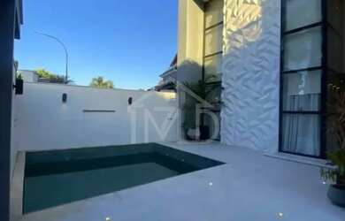 Imagem: A casa em condomínio possui 5 Dormitórios, 5 Banheiros, 3