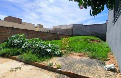 Imagem: O terreno possui 210m² de Área e está localizado em Parque